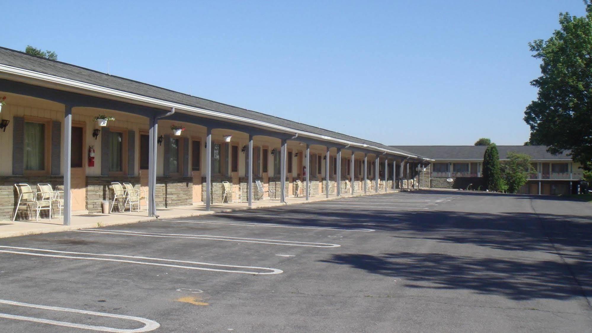 Travelodge By Wyndham Strasburg/Lancaster Amish Country Exterior foto